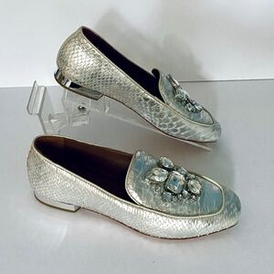 DONALD PLINER Helenesp silver metallic loafers  snake embosse size US7